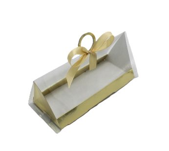 علبة تقديم فاخرة مفتوحة (Tray) بتصميم ذهبي لامع وشريطة إغلاق